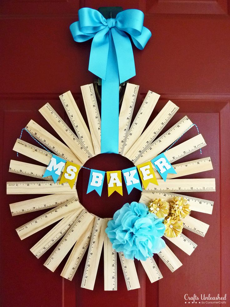 Teacher Gift Idea: Personalized Ruler Wreath #teacher #gift #appreciation
