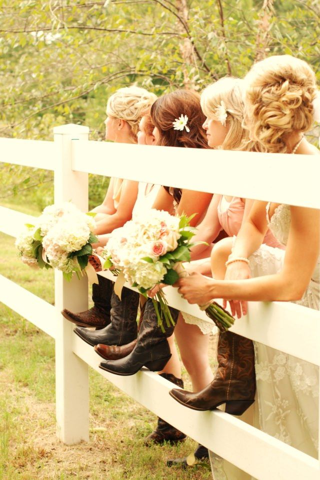 cowgirl wedding// love the bridesmaids hair