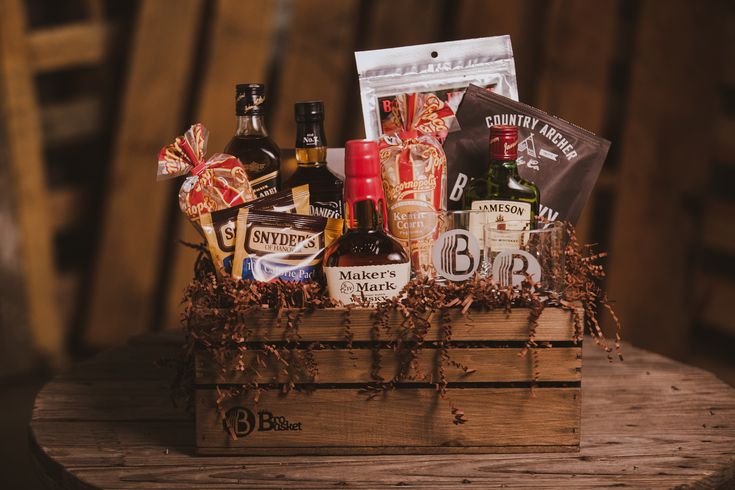 The Whiskey Lover| Gifts for Whiskey Lovers | Corporate Gift Basket