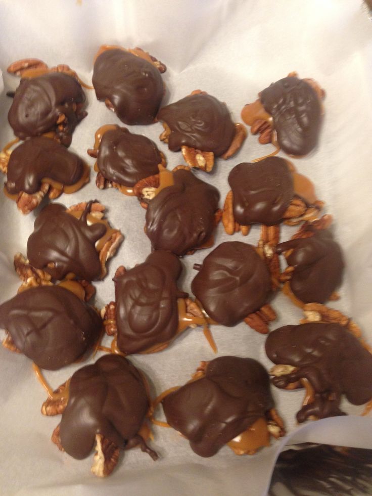 Homemade Pecan Turtles  Packaged and Ready to Give ! Great for corporate gifts!!...