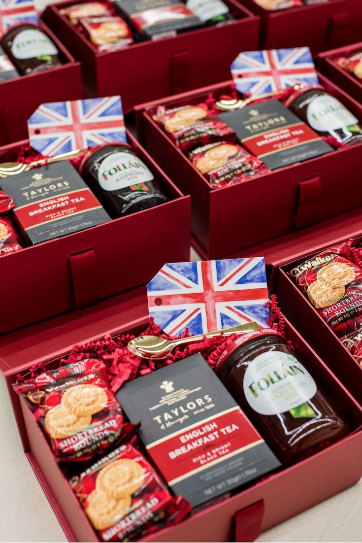 Best Corporate Gifts Ideas     CORPORATE EVENT GIFT BOXES// England inspired cus...