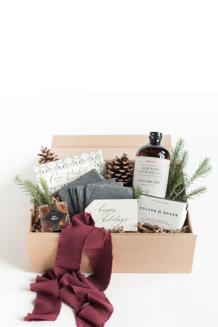 HOLIDAY GIFT BOXES// Brown and maroon holiday gift boxes for clients and profess...