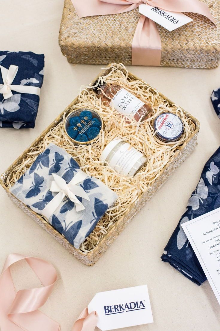 CORPORATE EVENT GIFTS// Navy and pink women's company retreat gift boxes filled ...