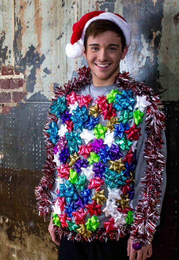 Heading to an ugly sweater party  this holiday season? This is a quick and simpl...