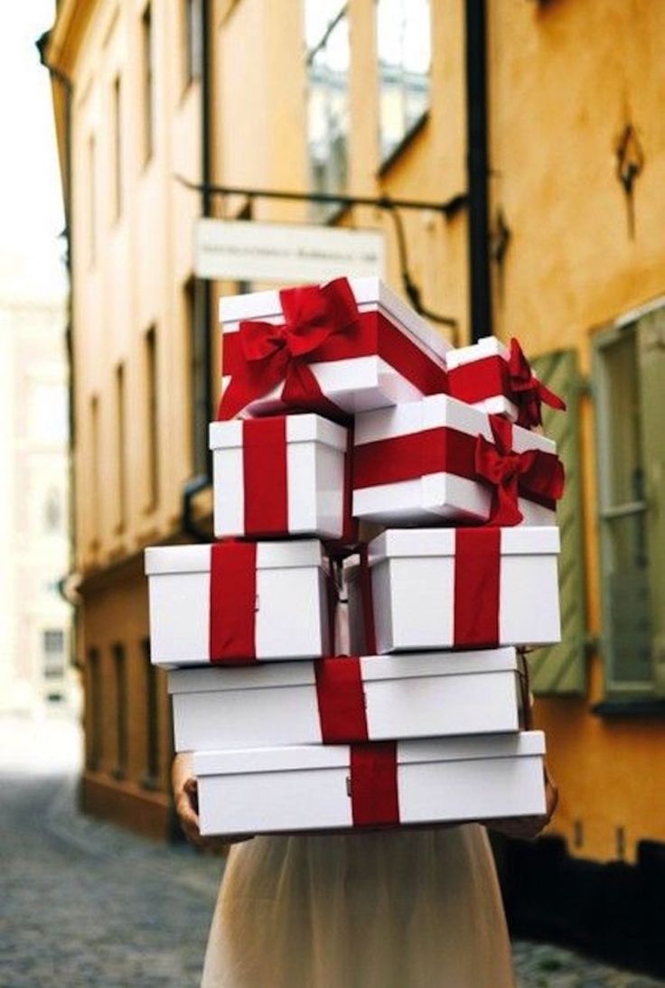 These Holiday Gift Guides Are All the Reason You Need to Start Shopping Early